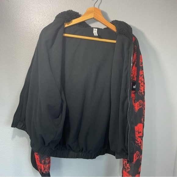Alo yoga ROSES FREERIDER JACKET cherry and black color Small - Picture 8 of 14